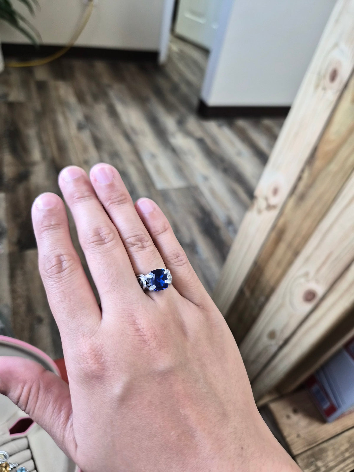 Syn Spinel Ring